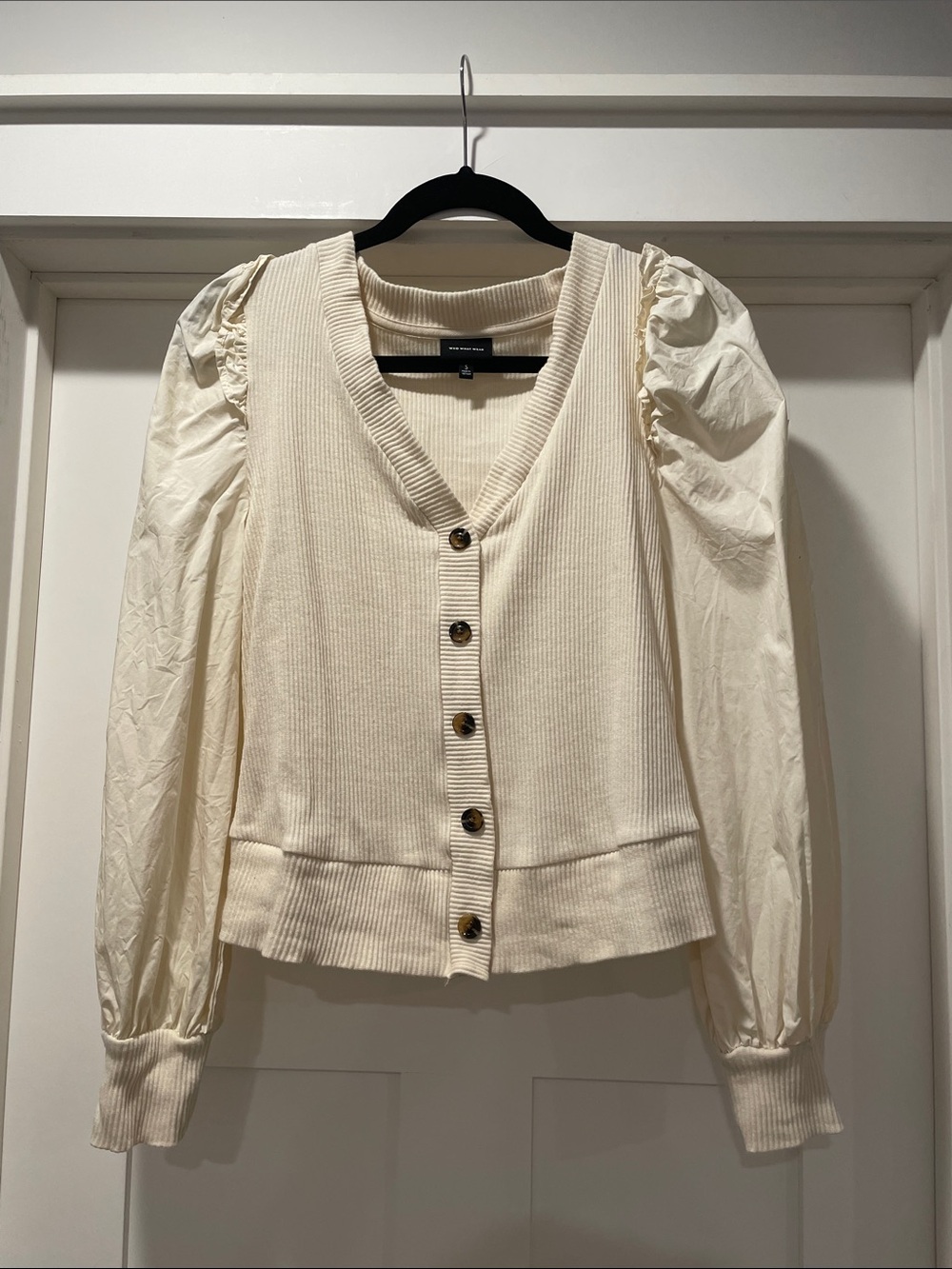 Who What Wear Cream V-Neck Button Front Puff Sleeve Cardigan - size small